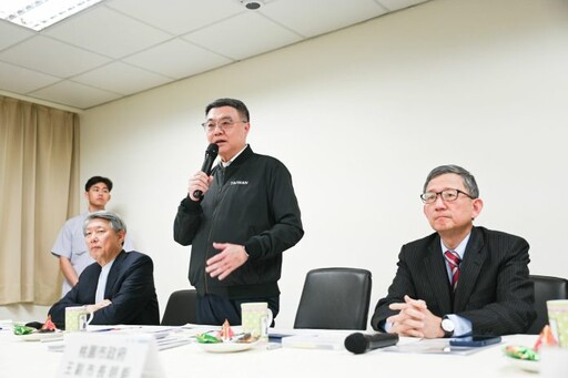 卓榮泰、張善政桃園合體 傾聽產業聲音