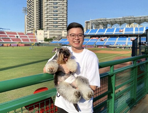 桃園樂天棒球場寵物友善專區啟用!設降噪、降溫設施提升毛孩舒適度