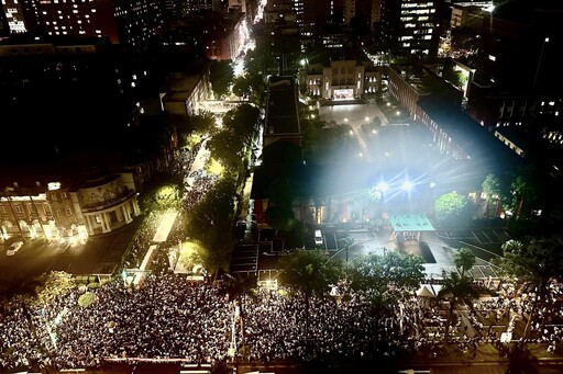不斷更新／朝野挑燈夜戰表決 1.8萬人包圍立院激喊「韓國瑜下台」