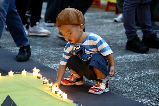 華人地區唯一公開紀念 中港台燭光悼念「六四」罹難者