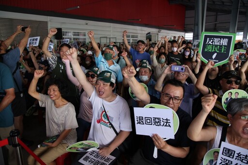 民進黨台南宣講綠委開戰 嗆覆議案若不過「藍綠倒閣對決」