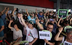 民進黨台南宣講綠委開戰 嗆覆議案若不過「藍綠倒閣對決」
