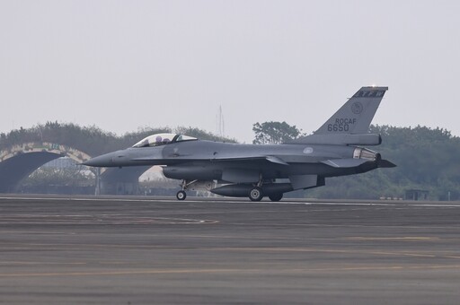 檢修完又故障 花蓮空軍基地F-16V起落架異常急返航