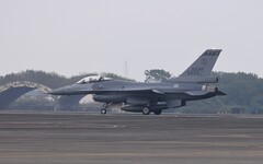 檢修完又故障 花蓮空軍基地F-16V起落架異常急返航