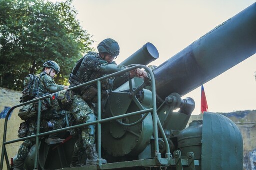 【漢光演習Day2】金防部火力支援演練 240公厘巨型榴彈精準命中