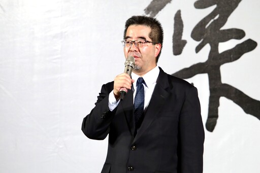 小草集結挺柯文哲 馬辦蕭旭岑現身聲援舉「三中案」批：政治踐踏司法