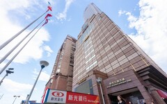 新光金抬高換股價獲3分之2股東同意 獨董許永明不滿審閱僅40分鐘