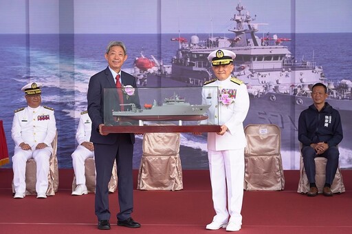 【國艦國造】海軍「大武軍艦」交船典禮 提升海上救難能力