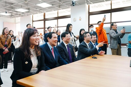 設宴款待馬龍、楊倩 馬英九邀陸生：明年一起泳渡日月潭