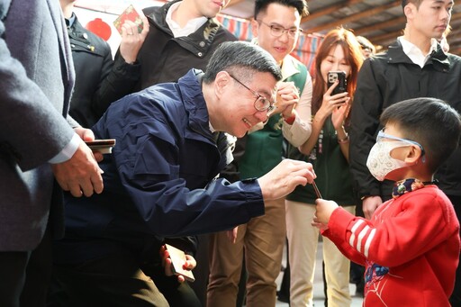 卓榮泰桃園拜廟祈求「得人和」 喊話全力促進朝野和諧如「輪胎充飽氣」