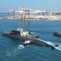 潛艦「海鯤號」出塢移往碼頭進行後續測試 4月將按計劃海測