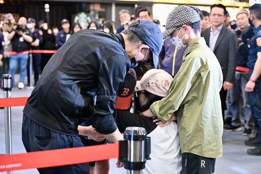 亞亞泣訴「含冤離去」淚別孩子 堅稱離台並非做錯事將清清白白回來