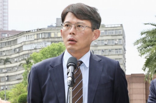 中配遭追繳戶籍證明挨批「找麻煩」 移民署坦承思慮不周、做法有問題