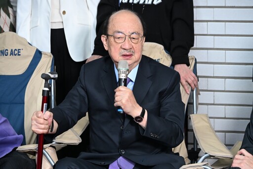 曾喊「關稅頂多課10%」挨轟 網友湧柯建銘臉書朝聖:先知總是寂寞