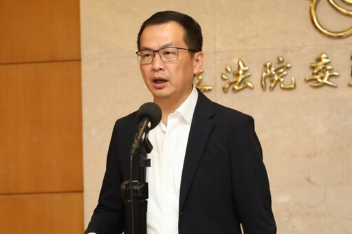 【有片】罷免「雙吳」案領銜人涉造假連署 羅智強證實辦公室主任陳冠安也被帶走