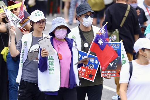 破5萬人!八炯號召上凱道反統 曹興誠高喊:大罷免成功在望