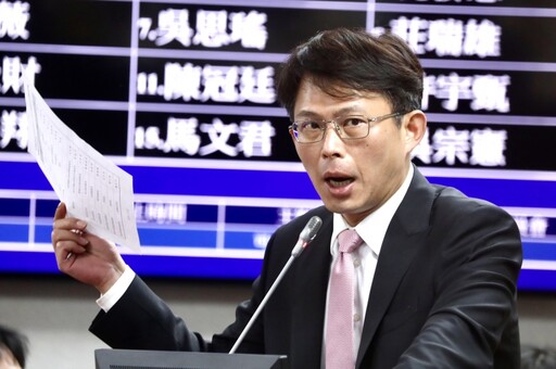 吳釗燮缺席共諜案報告 黃國昌批：是尷尬還是心虛不敢來？