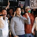 蔣萬安北檢前帶頭抗議 綠營要求5月至議會專案報告