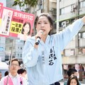 徐巧芯街頭演講遭比中指 曹興誠：惡有惡報