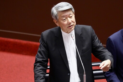 經濟部長郭智輝爭議+1 頻赴老東家用餐遭質疑「圖利特定廠商」