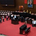 「普發現金」國民黨主張1萬、民眾黨要發6000元 預計併案審查