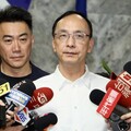宣誓全力「罷雙吳」！朱立倫突不給訪 甩頭躲進電梯連同黨議員都傻眼