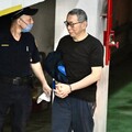 母親失智、不知父親「骨灰放哪裡」 柯文哲哽咽求交保：絕不逃亡