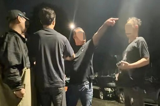 小草北所前聲援柯文哲遭黑衣人「包圍嗆聲」 民眾黨怒報警呼籲:應依法究責