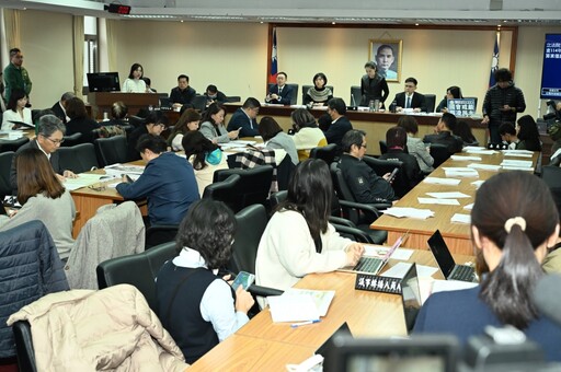《地制法》修正案初審 地方首長停職「一律停發薪水」