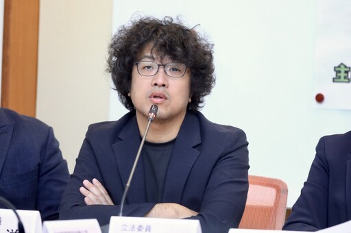 【懶人包】公務車大亂鬥!綠委遭指搭車開「火鍋趴」 韓國瑜、傅崐萁聚餐照也曝光