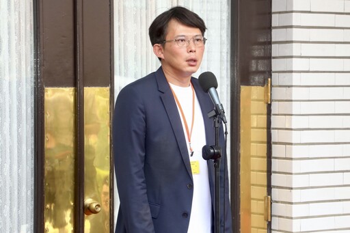 卓揆「輪迴說」挺總預算縣市優先補助 黃國昌嗆：真把國家當自家？
