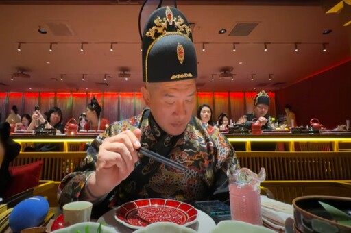 【館長登陸】館長上海穿古裝吃宮廷宴 這套衣服挨虧「被中國設計了」