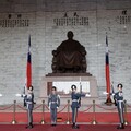 國安局推動轉型正義 清查政治檔案並移除威權銅像