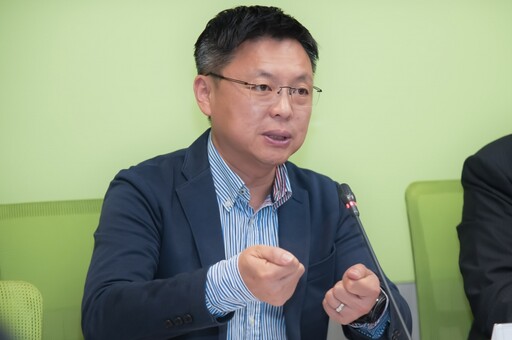 趙天麟公開支持邱議瑩角逐高雄市長 民進黨內初選競爭白熱化