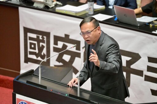 盧秀燕搭高鐵「站」整程遭王義川開酸 市府不回應