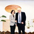 強生首度訪台 蔡英文曬會面合照喊：盼深化台英合作