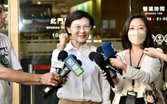 林岱樺涉貪後半年未見母親 今攜手拜天公再宣示：堅定選下去