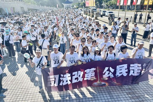 小草走讀圍賴官邸 陳佩琪突不適、黃國昌急喊叫救護車