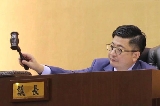 【獨家】謝典林議長保衛戰再出招 與蔡壁如、邱建富共組「藍綠白聯盟」