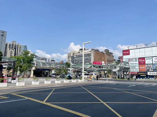 板橋遊龍天橋將分階段拆除 劉美芳:回應地方期待 還市民乾淨天際線
