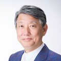 經濟部長郭智輝再陷爭議 公私不分質疑未歇 經濟部強調送禮自費、立委要求公開證據