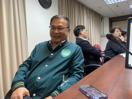民進黨內鬥浮上檯面「王義川粉底液言論」引爆民進黨左右派大戰，黨內價值矛盾失控