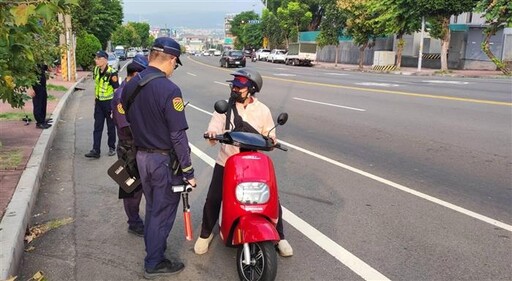 南投縣警察局宣導電車11/30起須領牌投保