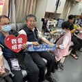 台中環保局陳宏益領頭、350名同仁挽袖捐熱血