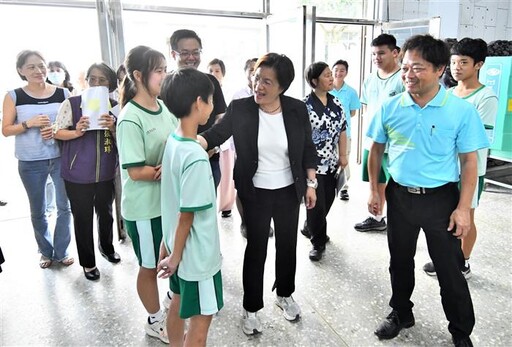 國中教育會考週六登場 王惠美巡視考場試務準備