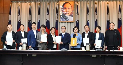 彰化補助款遭刪51.66億 王惠美赴政院遞交訴願書