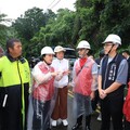 太平竹村路豪雨崩塌 盧秀燕勘災：全力搶通
