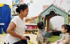 新北托育人員「好繪說故事」 與寶貝一起搖擺