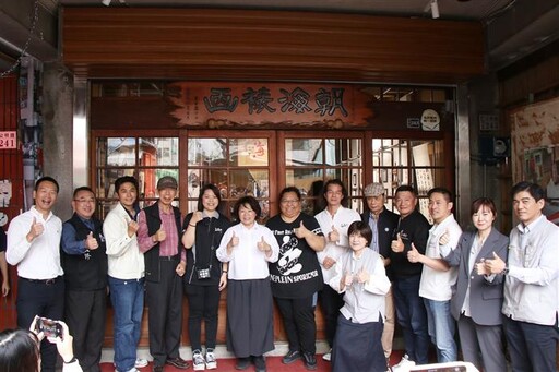 嘉義朝海裱畫店創立 95 週年 傳承工藝