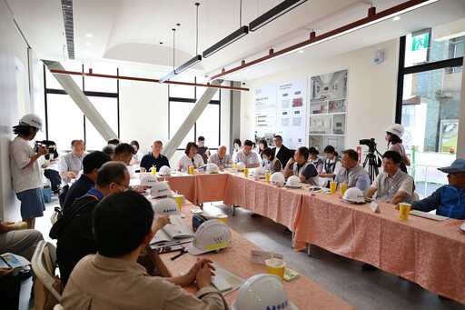 黃敏惠勘查舊興中派出所改造工程 「西門交誼創新所」預計年底啟用